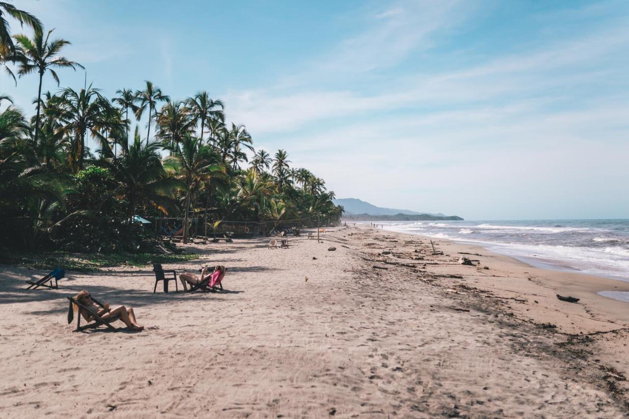 Los Hermanos Beach Hostal Гуачака Экстерьер фото